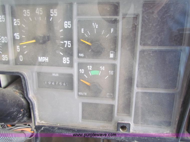 image for item AJ9463 1992 International 3800 school bus