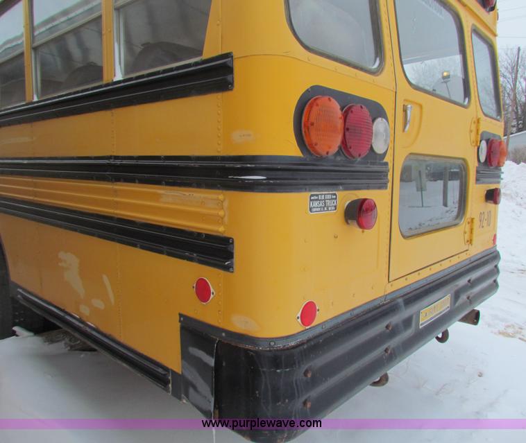 image for item AJ9463 1992 International 3800 school bus