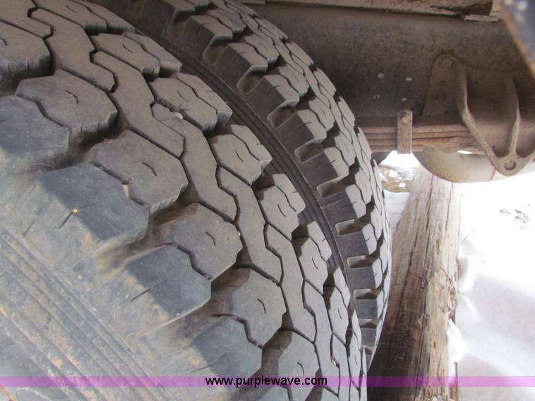 image for item AJ9463 1992 International 3800 school bus