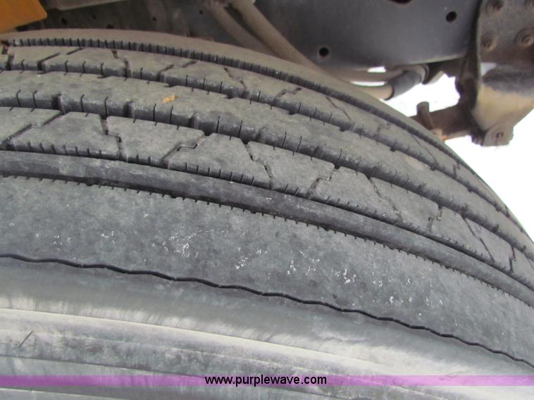 image for item AJ9463 1992 International 3800 school bus