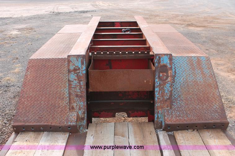 image for item AK9628 1976 Fruehauf triple axle step deck trailer