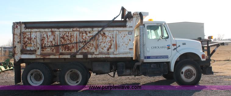 image for item AK9640 1997 International 4900 dump truck