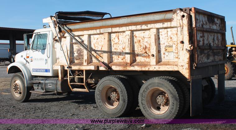 image for item AK9640 1997 International 4900 dump truck