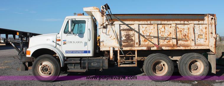 image for item AK9640 1997 International 4900 dump truck