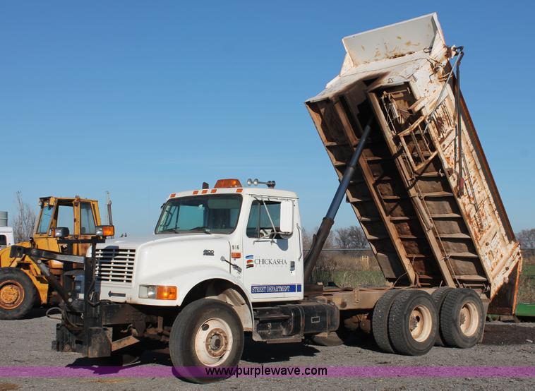 image for item AK9640 1997 International 4900 dump truck