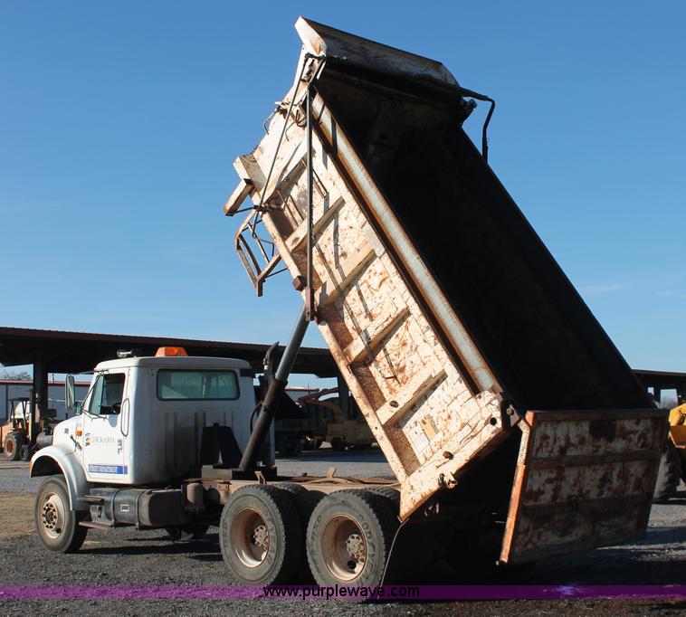 image for item AK9640 1997 International 4900 dump truck