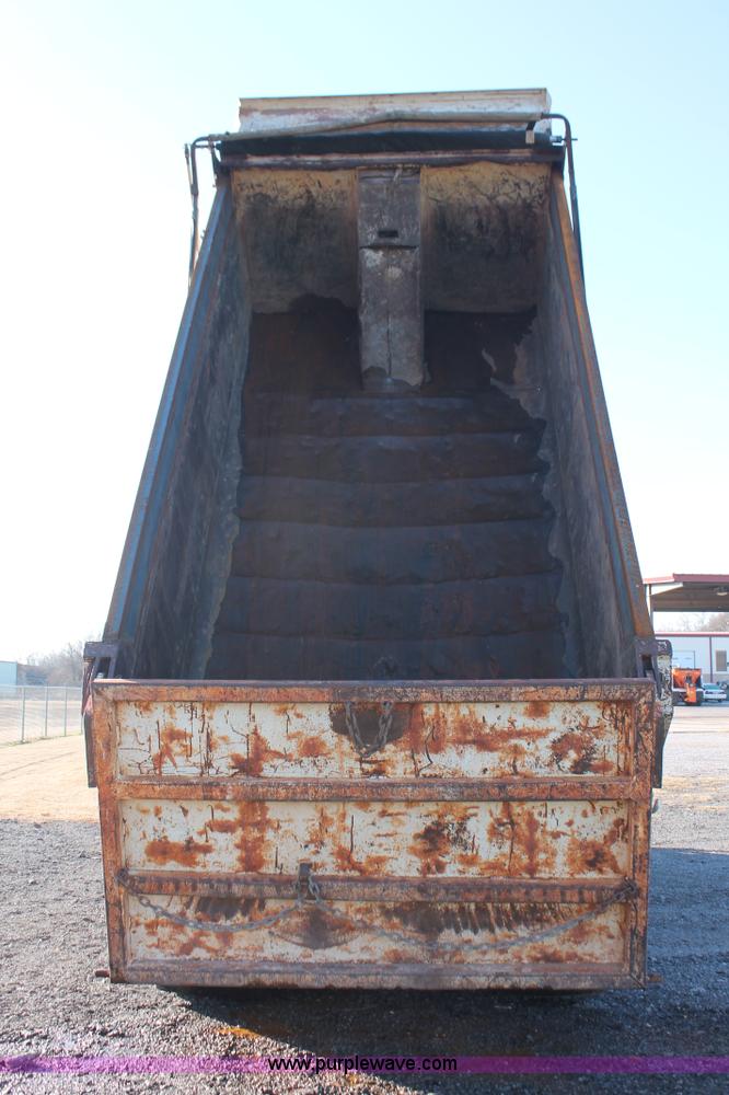 image for item AK9640 1997 International 4900 dump truck