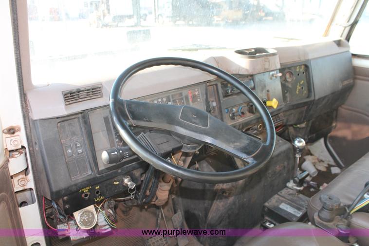 image for item AK9640 1997 International 4900 dump truck