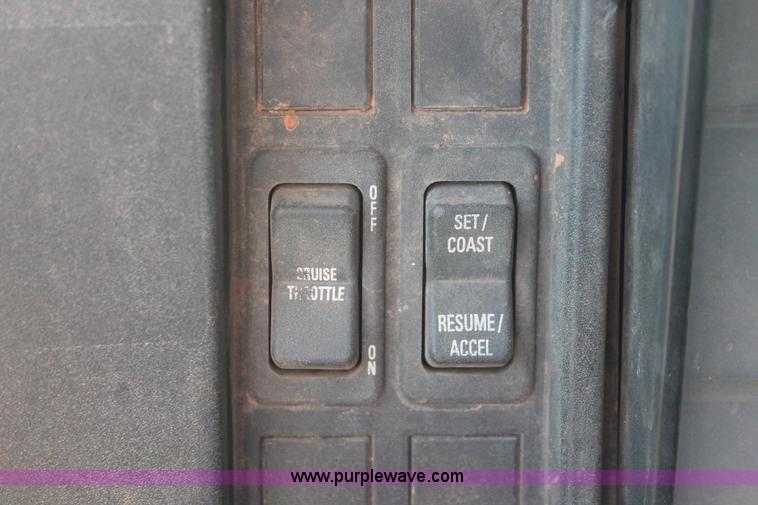 image for item AK9640 1997 International 4900 dump truck