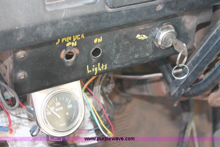 image for item AK9640 1997 International 4900 dump truck