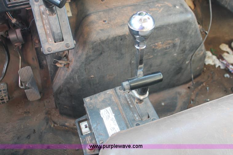 image for item AK9640 1997 International 4900 dump truck