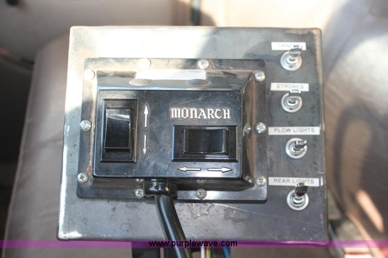 image for item AK9640 1997 International 4900 dump truck