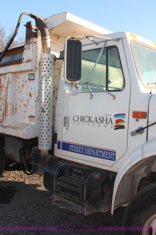 image for item AK9640 1997 International 4900 dump truck