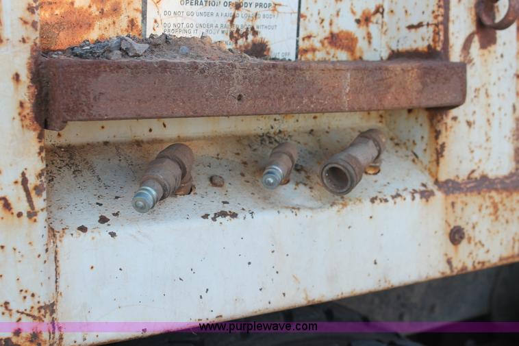 image for item AK9640 1997 International 4900 dump truck