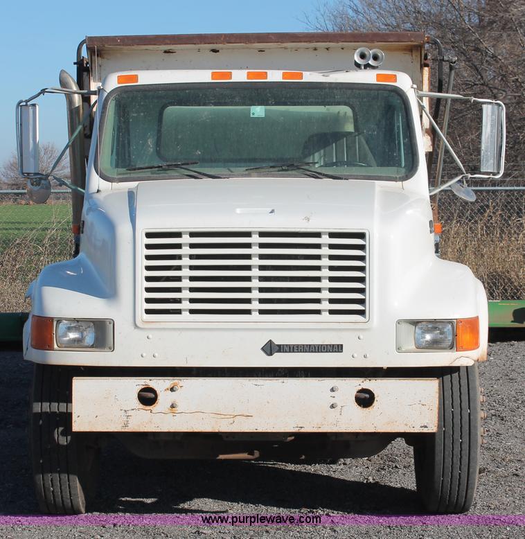 image for item AK9641 2000 International 4900 dump truck
