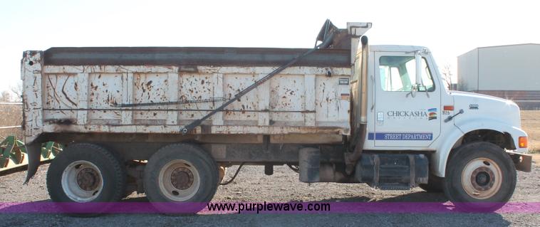 image for item AK9641 2000 International 4900 dump truck