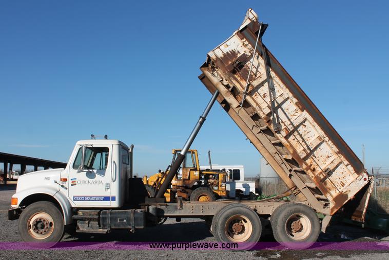 image for item AK9641 2000 International 4900 dump truck