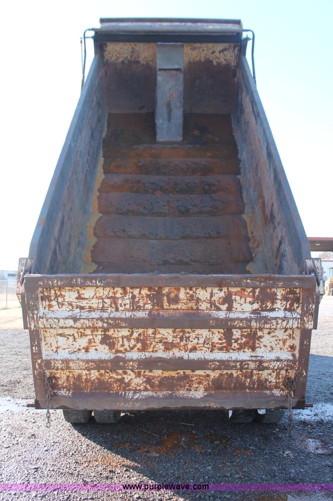 image for item AK9641 2000 International 4900 dump truck