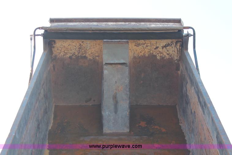 image for item AK9641 2000 International 4900 dump truck