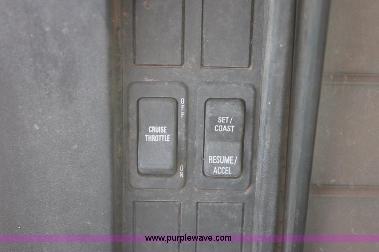 image for item AK9641 2000 International 4900 dump truck