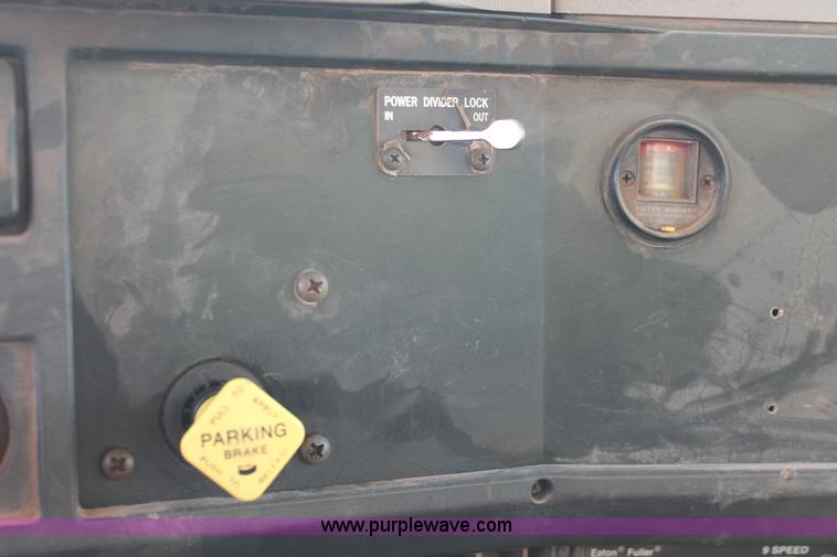 image for item AK9641 2000 International 4900 dump truck