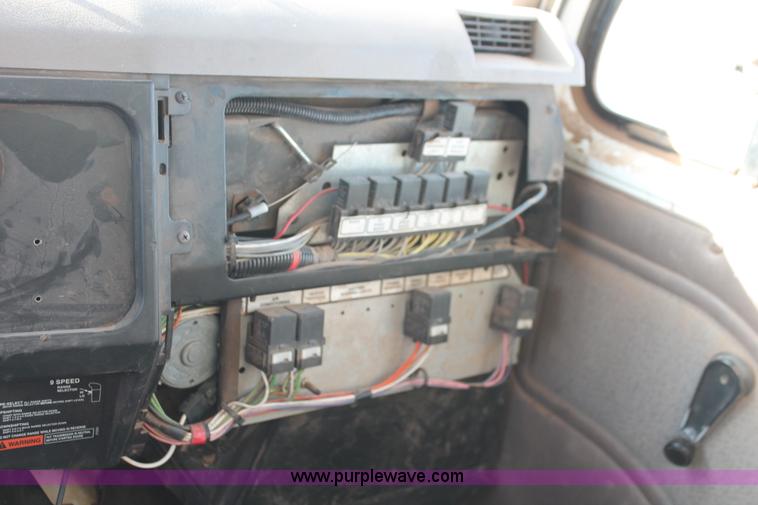 image for item AK9641 2000 International 4900 dump truck