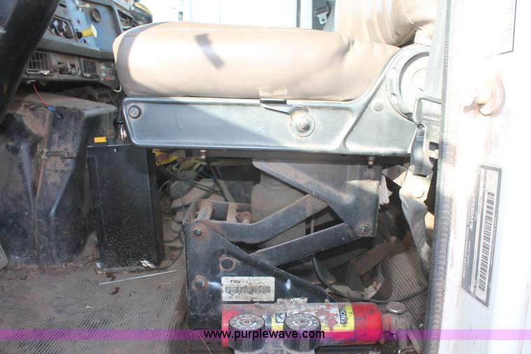 image for item AK9641 2000 International 4900 dump truck