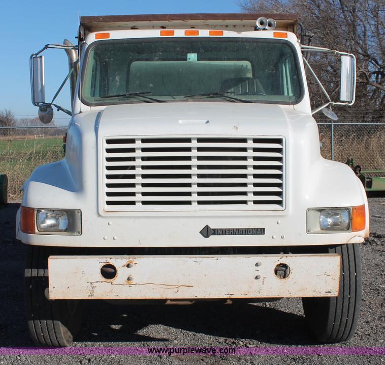 image for item AK9641 2000 International 4900 dump truck