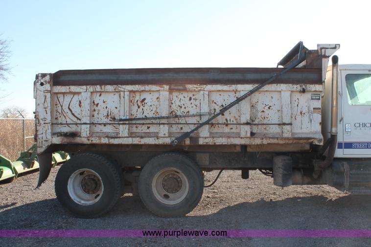 image for item AK9641 2000 International 4900 dump truck
