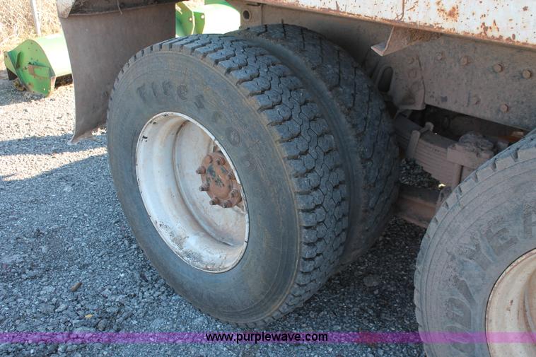 image for item AK9641 2000 International 4900 dump truck