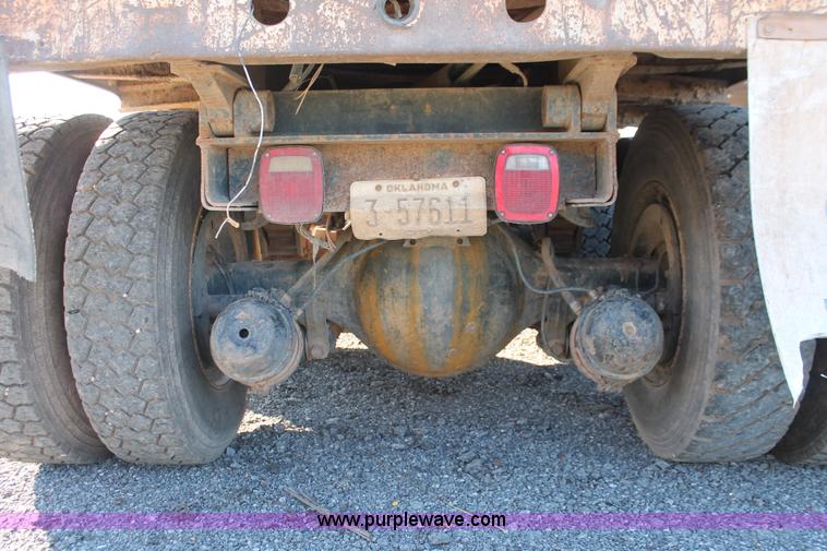 image for item AK9641 2000 International 4900 dump truck