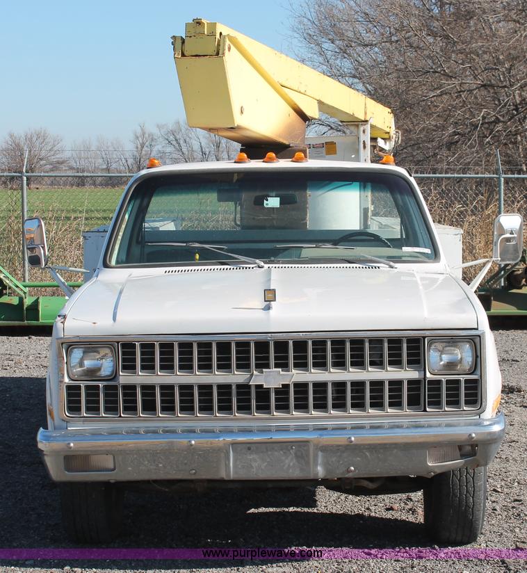 image for item AK9646 1982 Chevrolet C30 bucket truck
