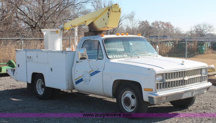 image for item AK9646 1982 Chevrolet C30 bucket truck