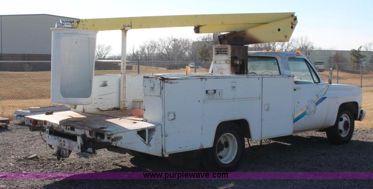 image for item AK9646 1982 Chevrolet C30 bucket truck