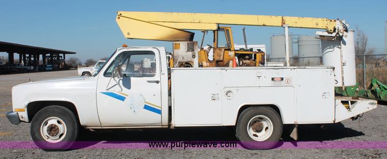image for item AK9646 1982 Chevrolet C30 bucket truck