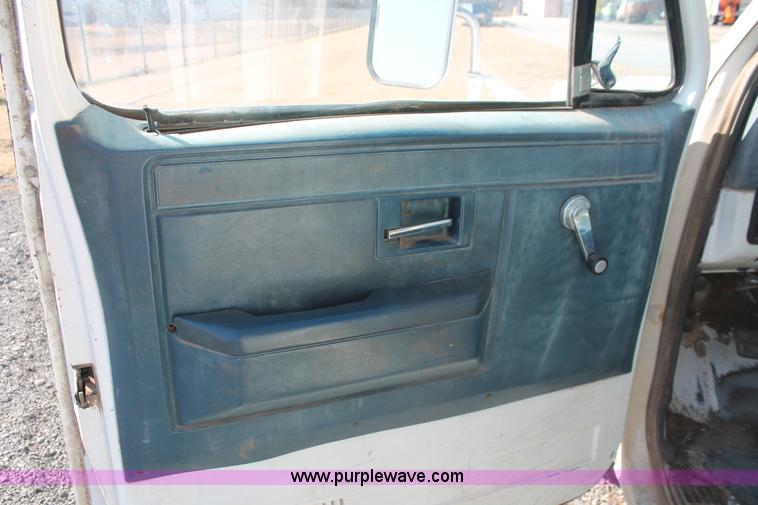 image for item AK9646 1982 Chevrolet C30 bucket truck