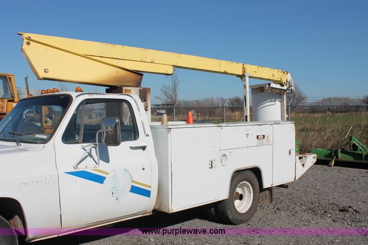 image for item AK9646 1982 Chevrolet C30 bucket truck
