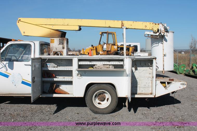 image for item AK9646 1982 Chevrolet C30 bucket truck