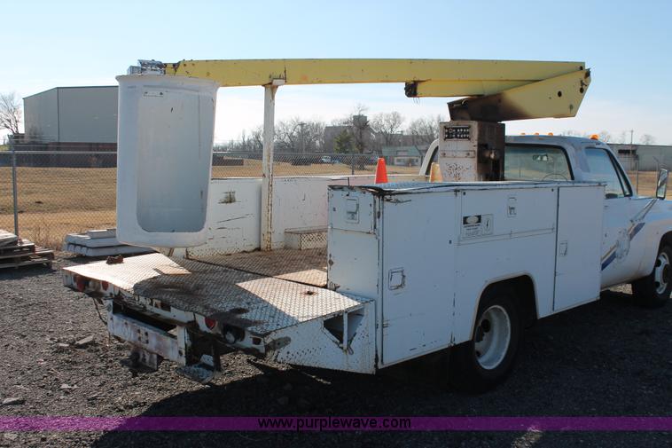 image for item AK9646 1982 Chevrolet C30 bucket truck