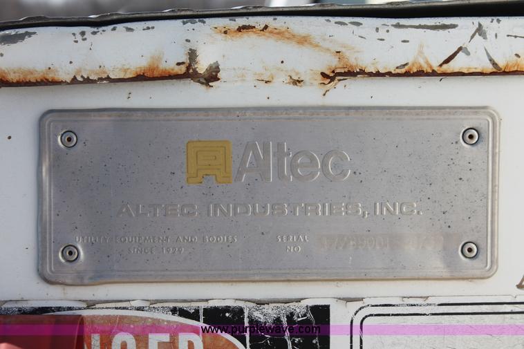 image for item AK9646 1982 Chevrolet C30 bucket truck