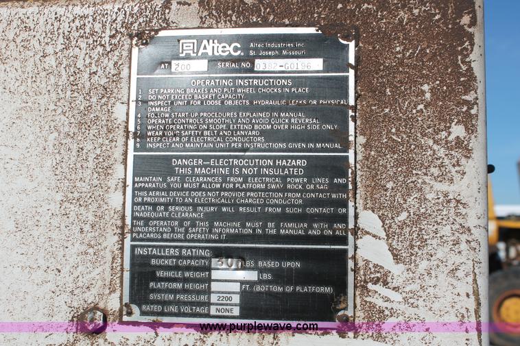 image for item AK9646 1982 Chevrolet C30 bucket truck