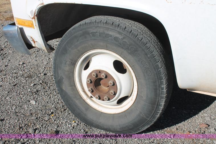 image for item AK9646 1982 Chevrolet C30 bucket truck