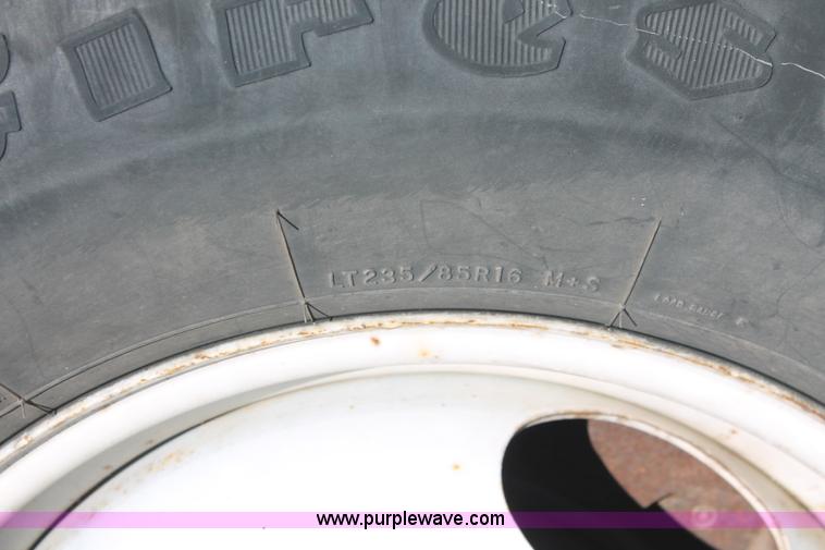 image for item AK9646 1982 Chevrolet C30 bucket truck