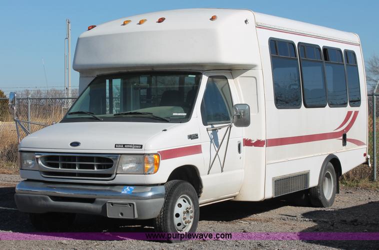image for item AK9647 1999 Ford Econoline E350 bus
