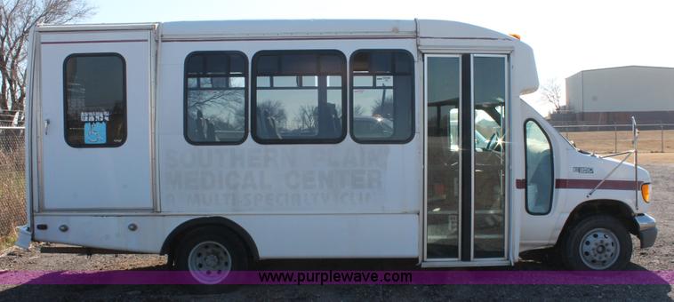 image for item AK9647 1999 Ford Econoline E350 bus