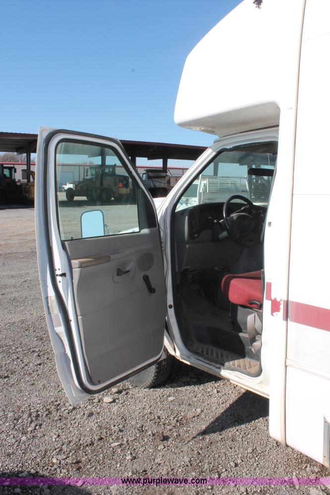 image for item AK9647 1999 Ford Econoline E350 bus