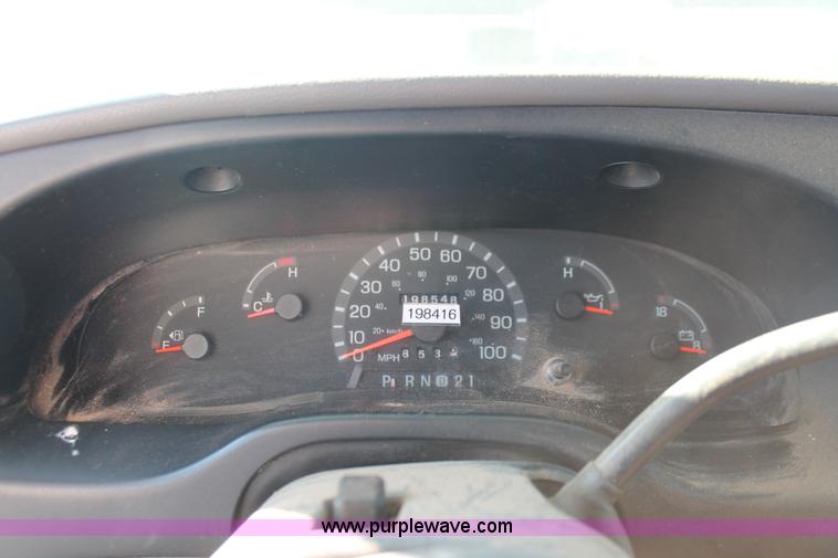 image for item AK9647 1999 Ford Econoline E350 bus