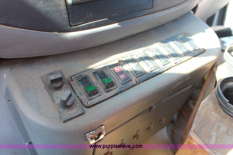 image for item AK9647 1999 Ford Econoline E350 bus