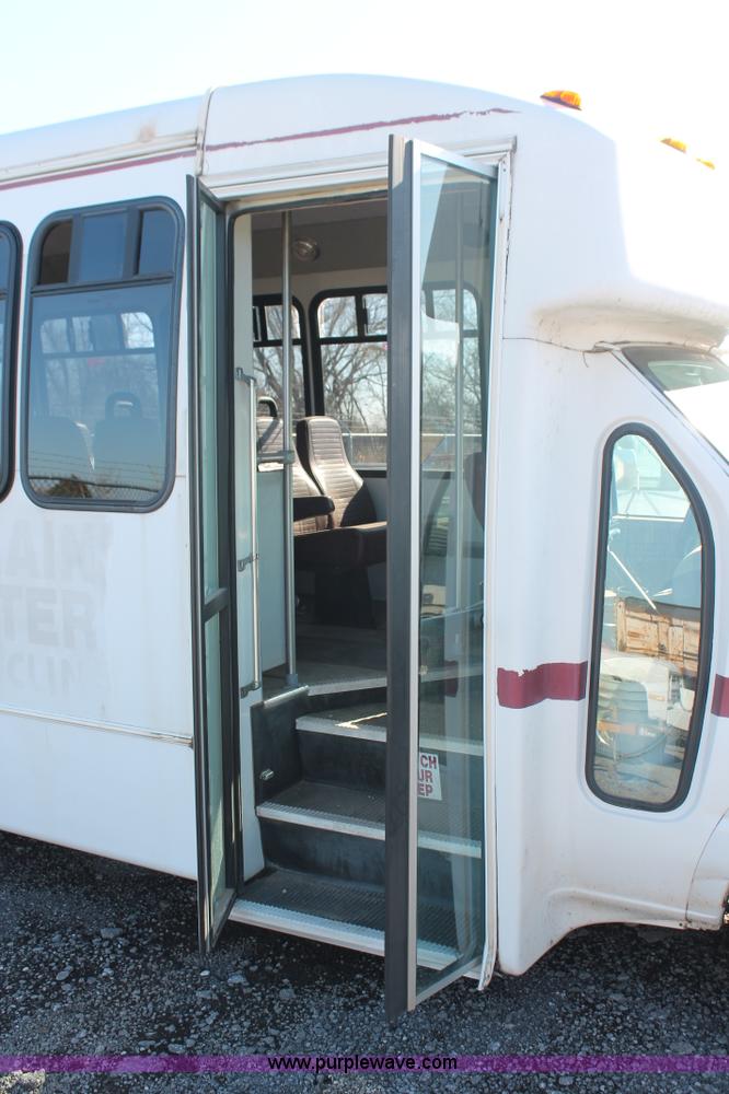 image for item AK9647 1999 Ford Econoline E350 bus