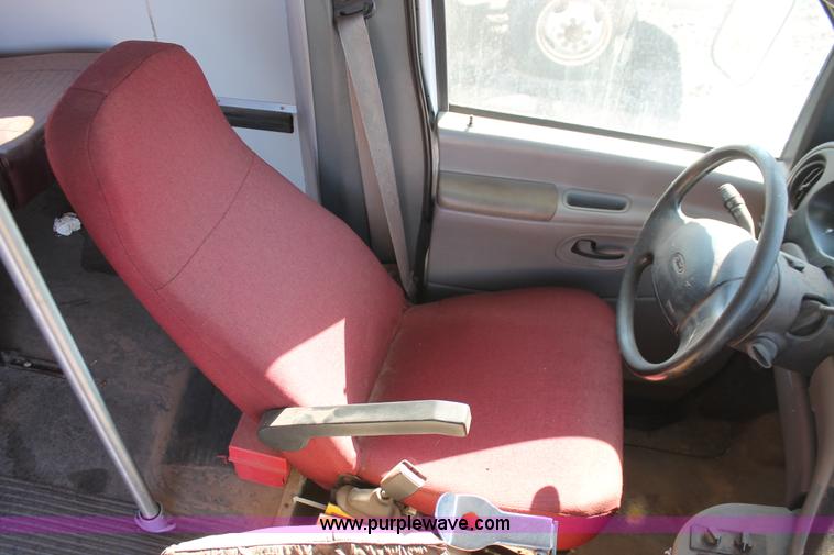 image for item AK9647 1999 Ford Econoline E350 bus